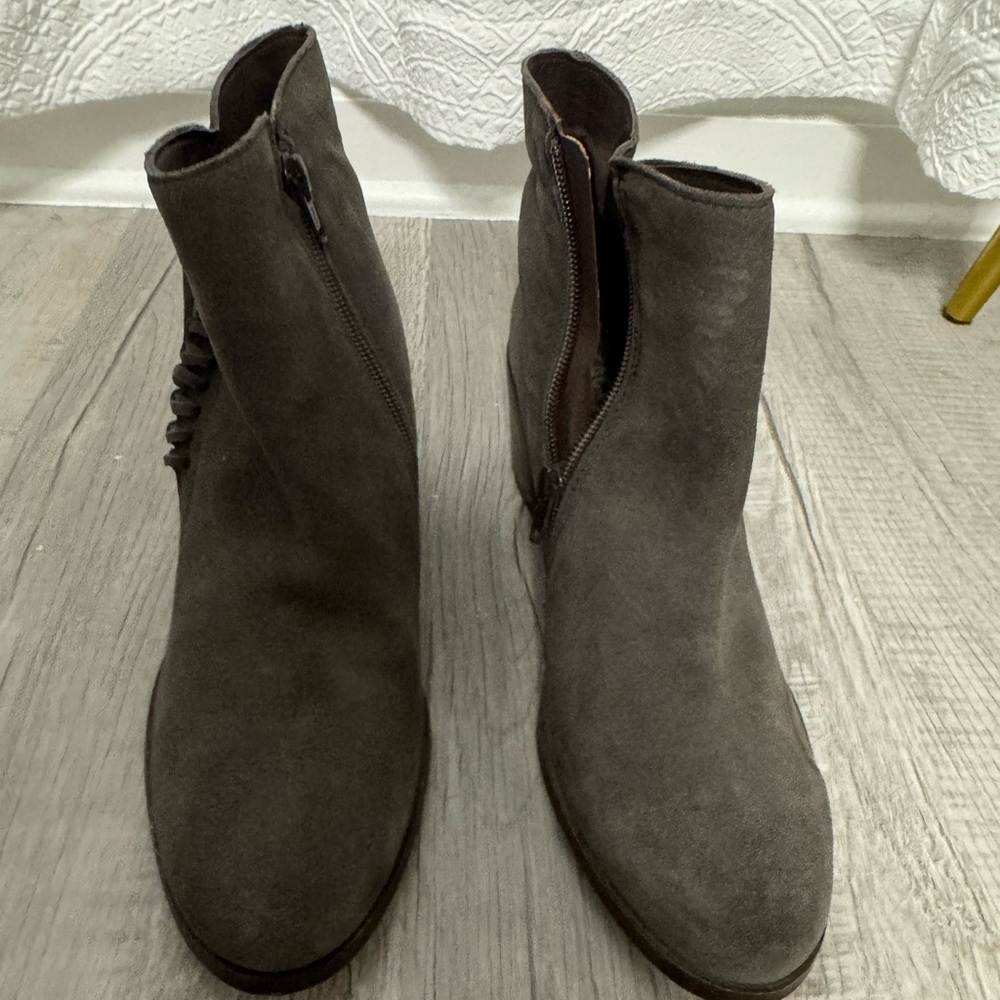 Reaction Kenneth Cole Charcoal Suede Ankle Boots